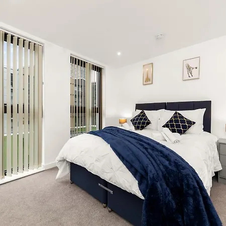 62 Percent Off- Long - Centre - Perfect For Relocations, Business, Families And Leisure! Book Today At Premium Executive Serviced Apartments- 2 Bed - Arden Gate, Free Wi-fi Appartement