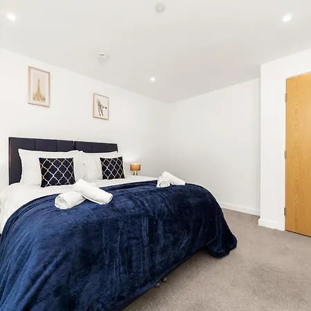 Appartement 62 Percent Off- Long - Centre - Perfect For Relocations, Business, Families And Leisure! Book Today At Premium Executive Serviced Apartments- 2 Bed - Arden Gate, Free Wi-fi *