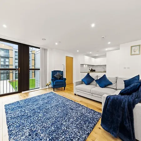 62 Percent Off- Long - Centre - Perfect For Relocations, Business, Families And Leisure! Book Today At Premium Executive Serviced Apartments- 2 Bed - Arden Gate, Free Wi-fi Appartement *