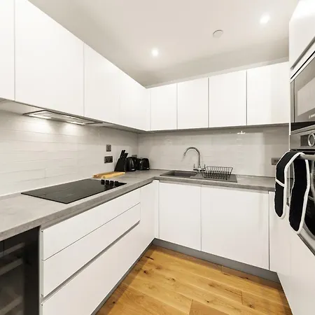 62 Percent Off- Long - Centre - Perfect For Relocations, Business, Families And Leisure! Book Today At Premium Executive Serviced Apartments- 2 Bed - Arden Gate, Free Wi-fi Appartement
