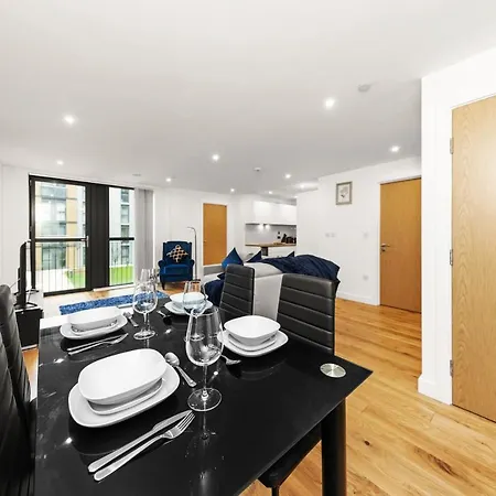 Appartement 62 Percent Off- Long - Centre - Perfect For Relocations, Business, Families And Leisure! Book Today At Premium Executive Serviced Apartments- 2 Bed - Arden Gate, Free Wi-fi Birmingham