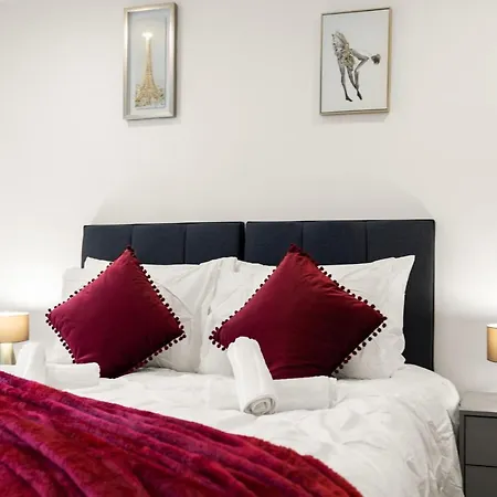 62 Percent Off- Long - Centre - Perfect For Relocations, Business, Families And Leisure! Book Today At Premium Executive Serviced Apartments- 2 Bed - Arden Gate, Free Wi-fi * Birmingham