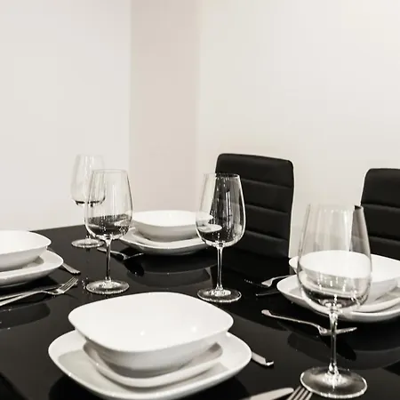 62 Percent Off- Long - Centre - Perfect For Relocations, Business, Families And Leisure! Book Today At Premium Executive Serviced Apartments- 2 Bed - Arden Gate, Free Wi-fi Birmingham