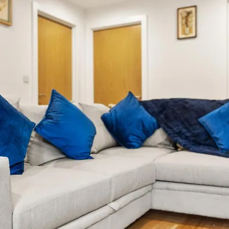 62 Percent Off- Long - Centre - Perfect For Relocations, Business, Families And Leisure! Book Today At Premium Executive Serviced Apartments- 2 Bed - Arden Gate, Free Wi-fi Birmingham